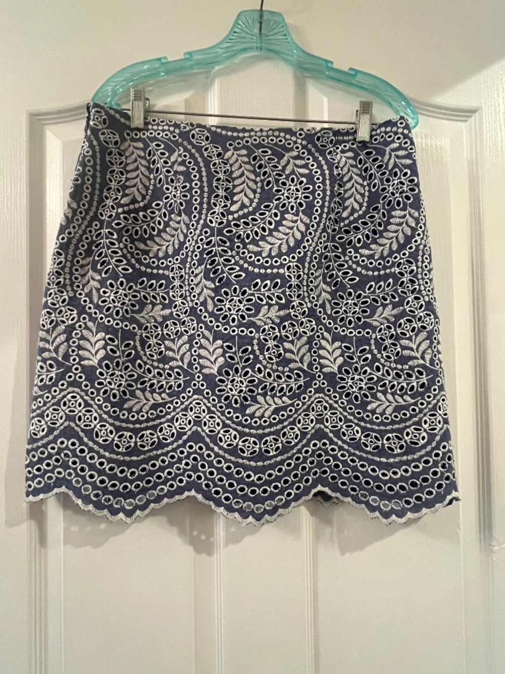 LOFT Eyelet Lace Mini Skirt Blue White Floral Scalloped Hem Size 12